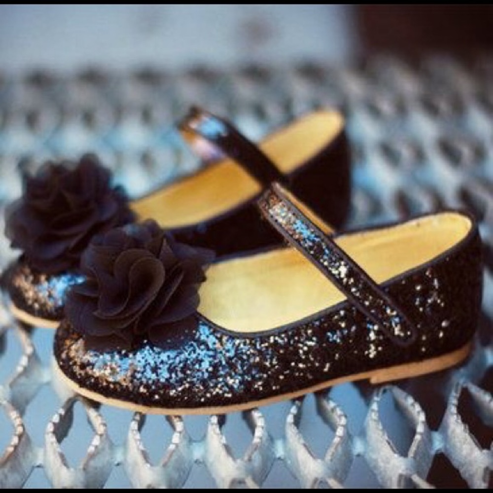 Joyfolie Black Glitter Poms, VGUC Size 3